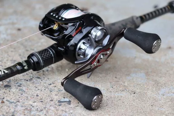 ima-daiwa-fishing-casting-